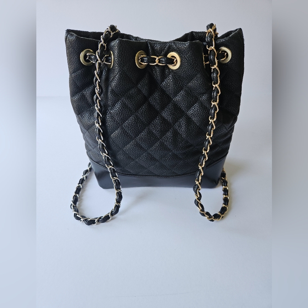 Be Humane Saratoga Quilted Backpack Purse Hobo Bag Silver & Gold Chain Straps - Picture 5 of 5